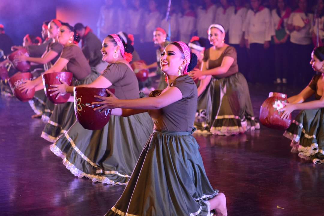 Comunidades  del CNU brillaron en la gala artística “Educación Triunfante en Revolución”, celebrando con cantos, actuaciones y danzas el Día Nacional del Estudiante y honrando el 45 aniversario de la Revolución Popular Sandinista

#SomosUNAN #SoyCSM
#4519SiempreMásAllá