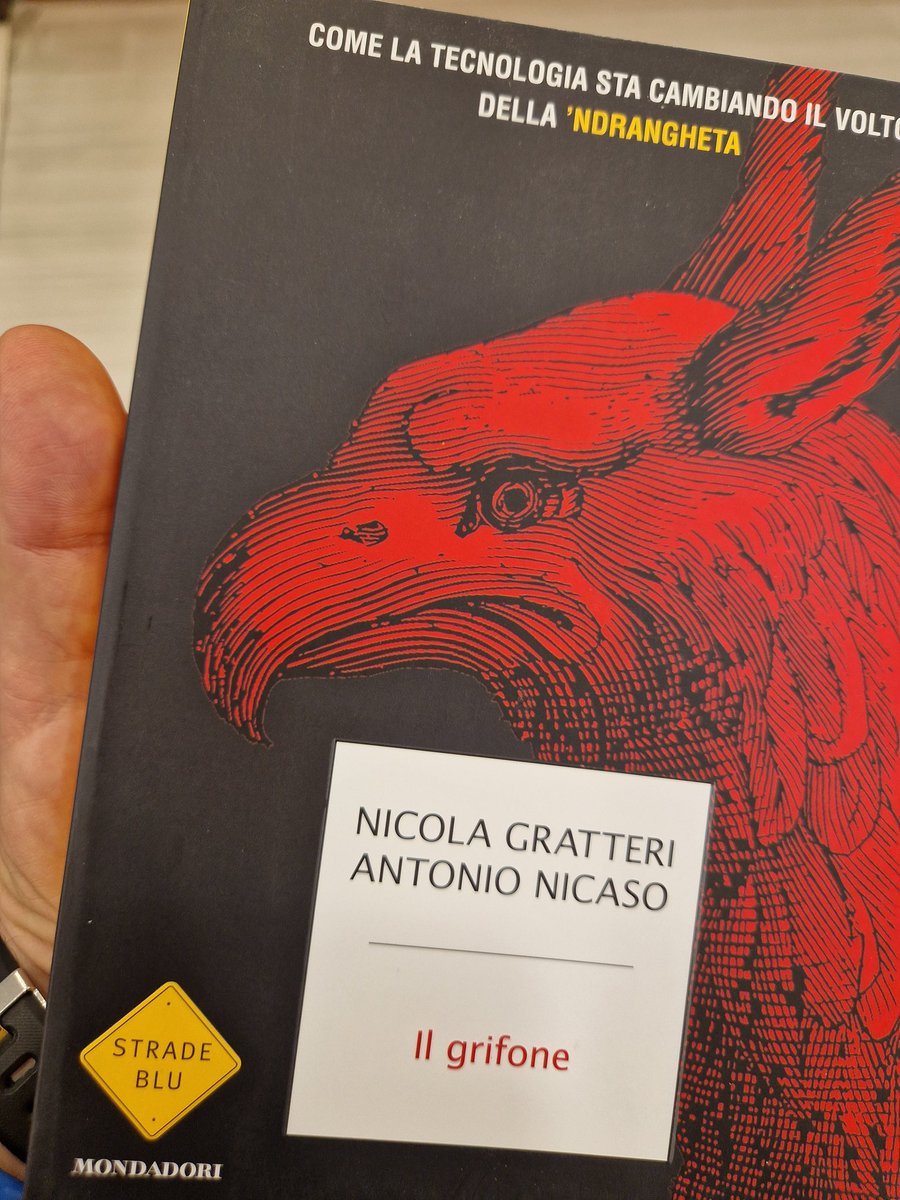 Il web é una miniera e un inferno. È un infinito navigare su autostrade virtuali che possono diventare improvvisamente, insidiose, riempiendosi di incubi. Fantasmi che minacciano la convivenza civile e che <a href="/AntonioNicaso/">Antonio Nicaso</a> e <a href="/NicolaGratteri/">Nicola Gratteri</a> raccontano nel loro #Ilgrifone.