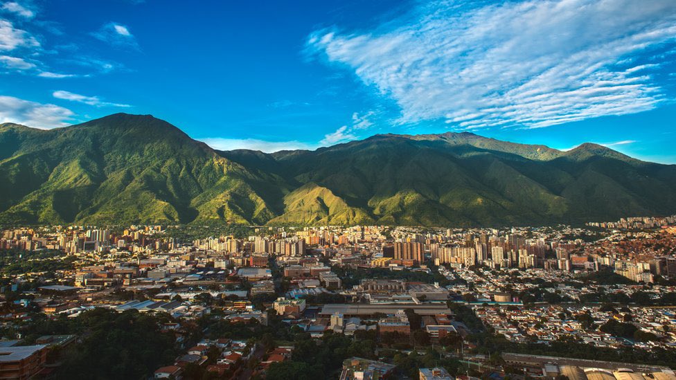 DavidUzcategui's tweet photo. Mi amada ciudad de Caracas, la Sucursal del Cielo, la Cuna de Bolívar, la Sultana del Ávila, la Ciudad de los Techos Rojos.

En tu aniversario te honramos, te damos las gracias por ser tan cálida, tan amable, tan perfecta para los ojos de quienes te disfrutamos todos los días.

Hay una deuda contigo que seas prontamente la ciudad con mayor calidad de vida de Suramérica. Tenemos todo para lograrlo. ¡Feliz Aniversario!
