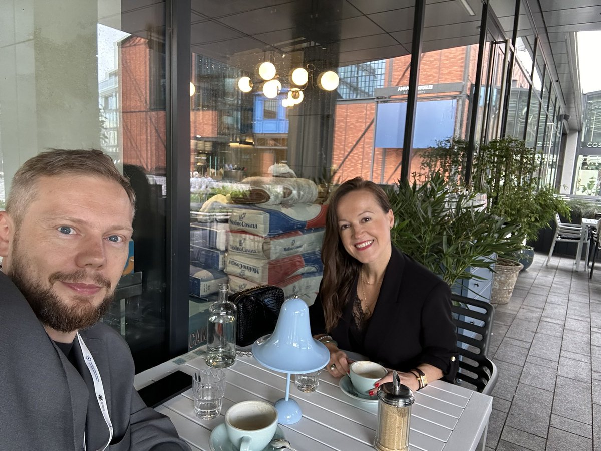 zsuzsettte's tweet photo. The best part of academic conferences is re-connecting and making plans for the next academic conference ๐ญ
#WISC24 https://t.co/IQdTpYMUxd