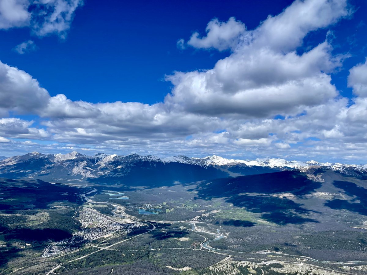 ITS_RIVARD's tweet photo. Heart is absolutely breaking for the beautiful town &amp; National Park. Thankful for the time recently spent there, and hopeful for the future of #Jasper 💗🏔️ https://t.co/QDXIvHxatr
