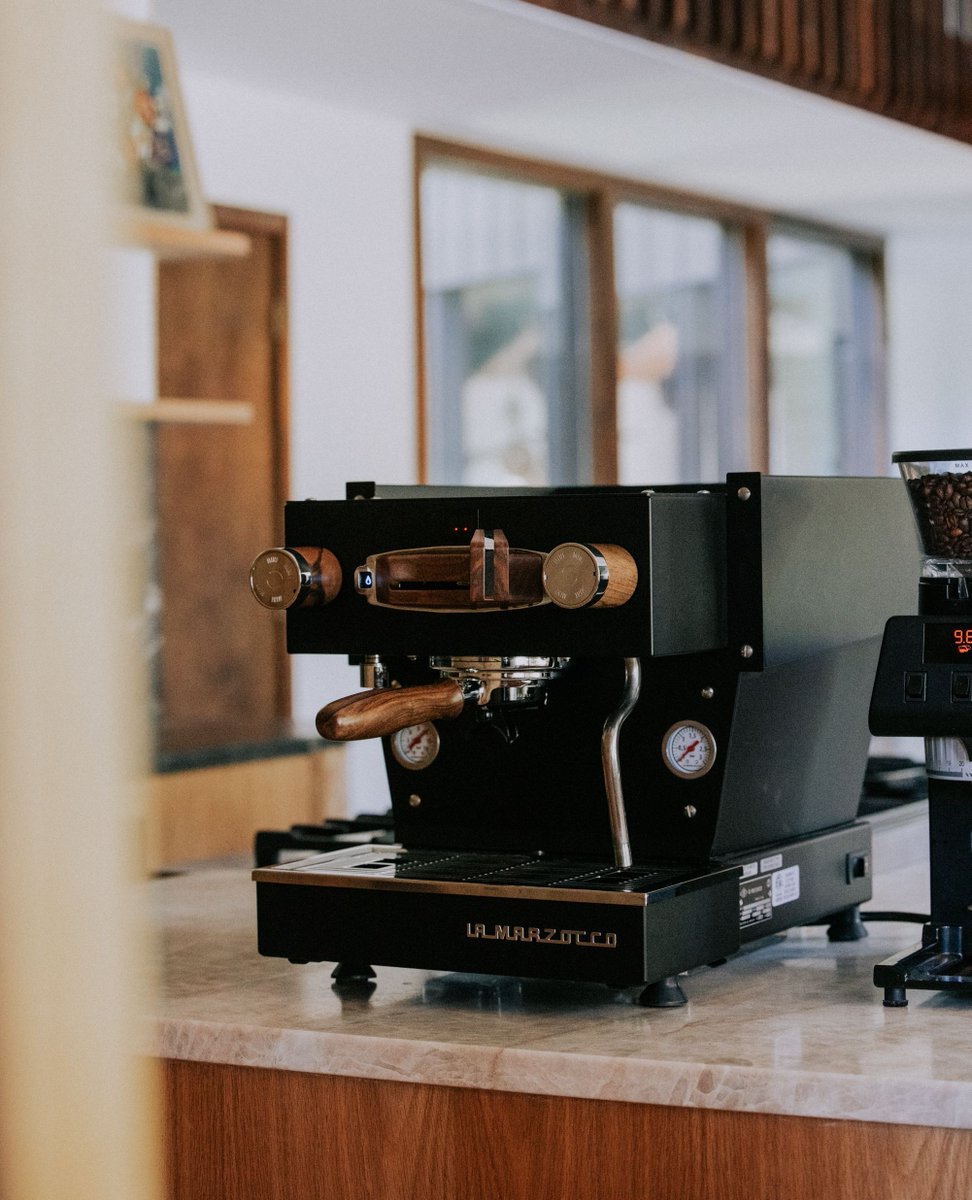 Walnut Customization Kit on the Linea Mini in Black. Choose your color and finish now at lamarzoccohome.com
