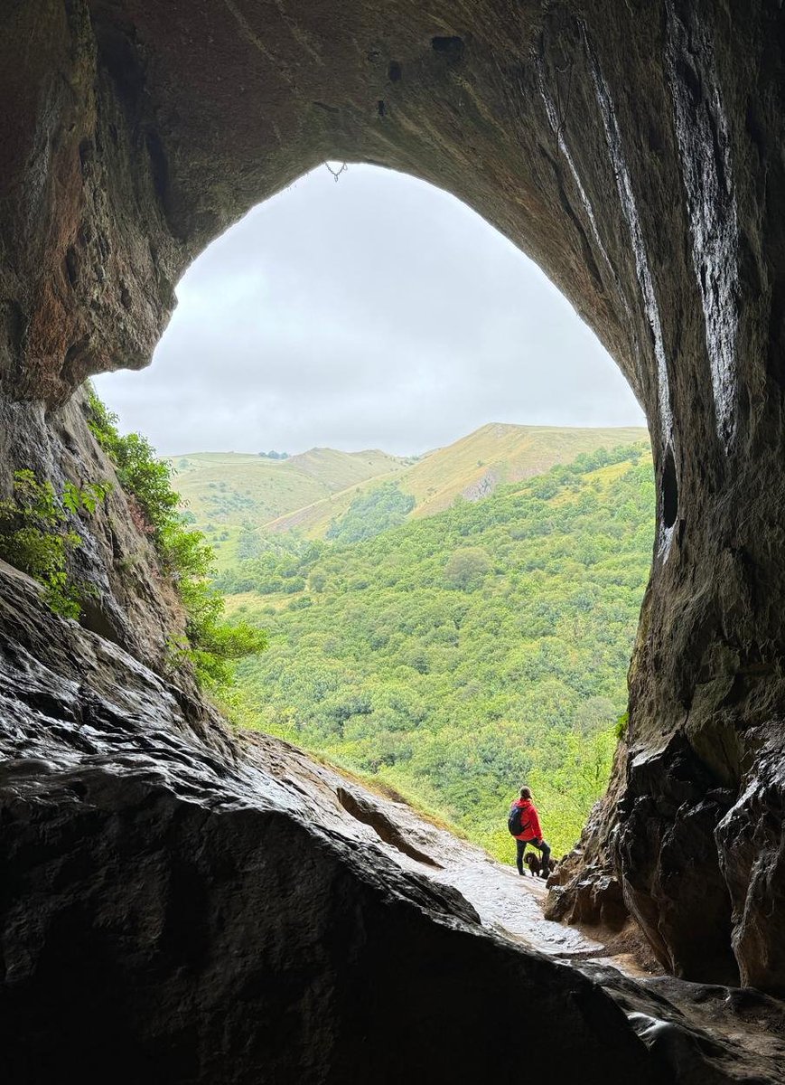 letsgoflingpoo's tweet image. Walked a good 8.5 miles in total today. Thor's Cave and Wetton much nicer than Dovedale stepping stones. #toomanypeople