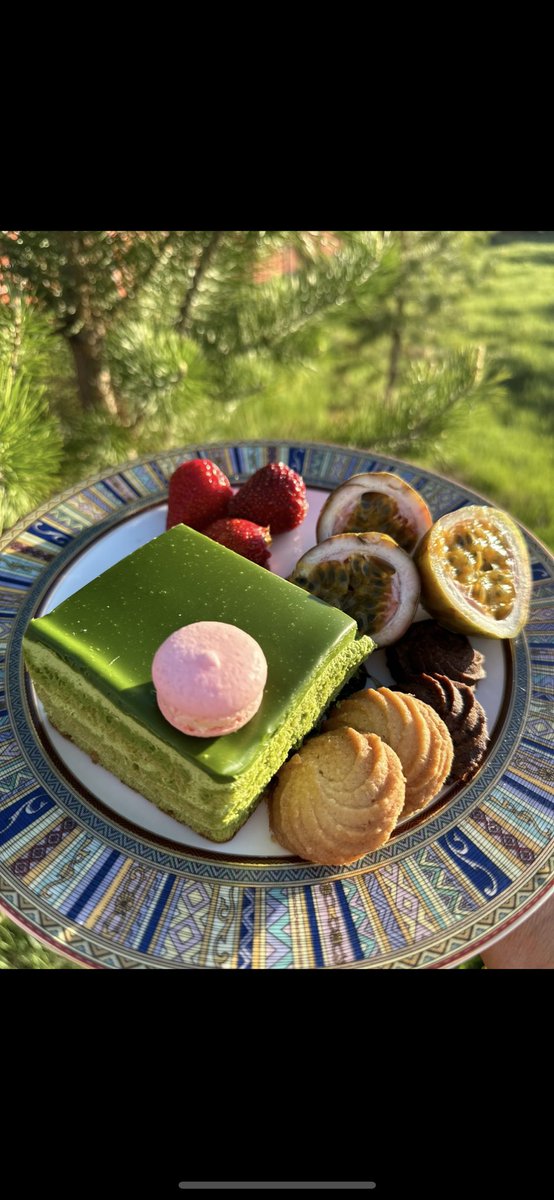 Амттанд дуртай улс энэ матча кэйзийк амсаад үзээрэй зүгээр л хайлж урсана. Япон бэйкэричинтэйн билээ. Өндөгнөөс бусад материалаа японоос татдаг.
Ig хаяг Yamaomongolia

Модны 2-с уруудах замд бдаг юм билээ?