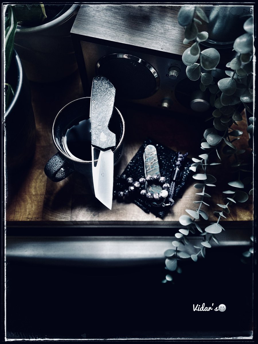 GeirholtVidar's tweet photo. Hey π
Have an awesome day π
#goodvibes
#edc #knifeguy #sak4edc #plants #potd https://t.co/ESglcypek6