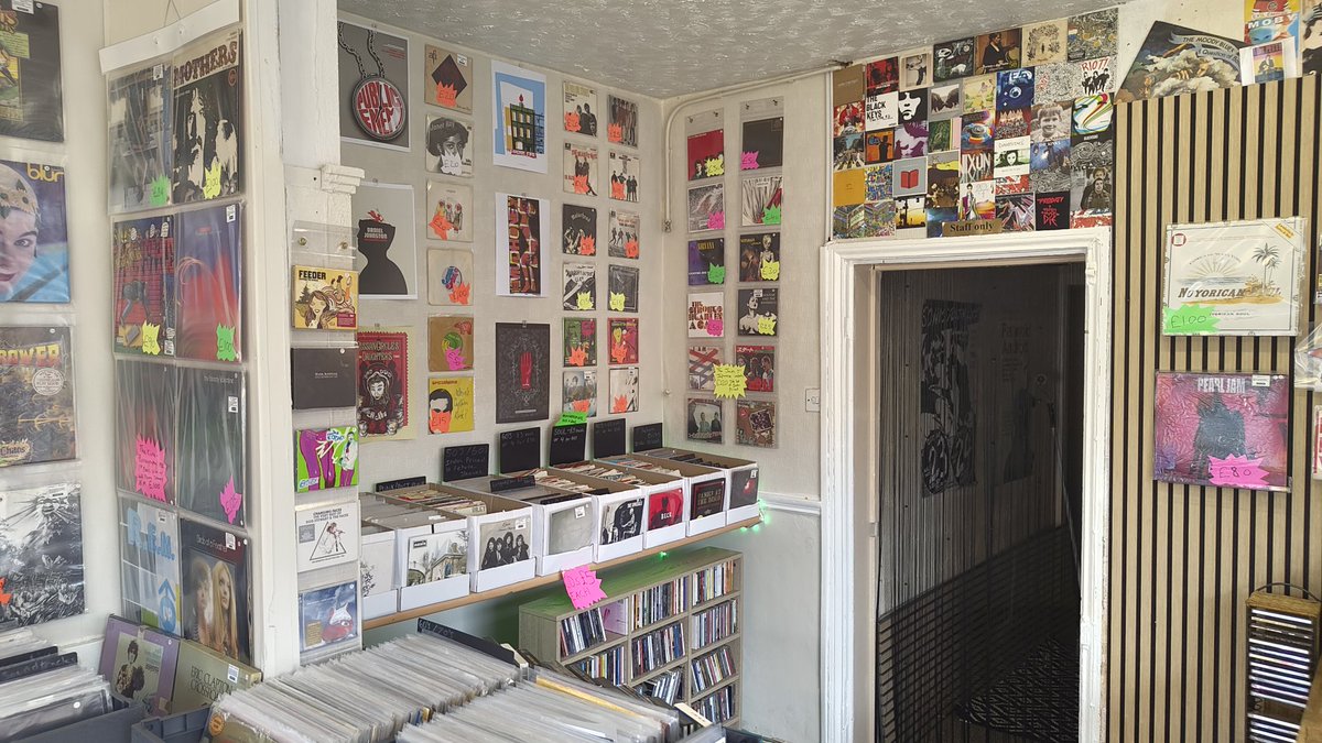 maffrj's tweet photo. Some #StoneColdClassic records from a new North Wales record shop, Deeside Vinyl in Queensferry. Heartily recommended. https://t.co/t6Jx2oDZWd