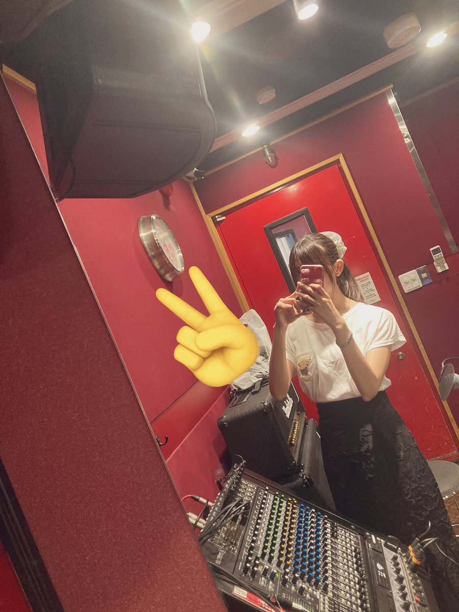 shinomiya_momo's tweet photo. こんばんは☺️✨

今日は担当しているACB秋田さんのラジオ収録にいってきました〜🙌
今回も盛り上がって楽しい1日でした！

帰りにはっしーさんからお土産でお菓子を頂きましたよ🥳
干し柿のミルフィーユなんだって🍊

次回は7/31日(水)放送です！
お楽しみに🕺💃

#ABCFM  #秋田県 https://t.co/76HPyh9IyL