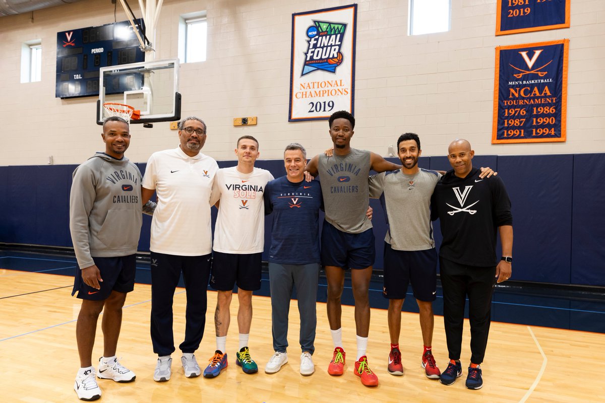 🧡💙 Family!

🔶⚔️🔷#GoHoos