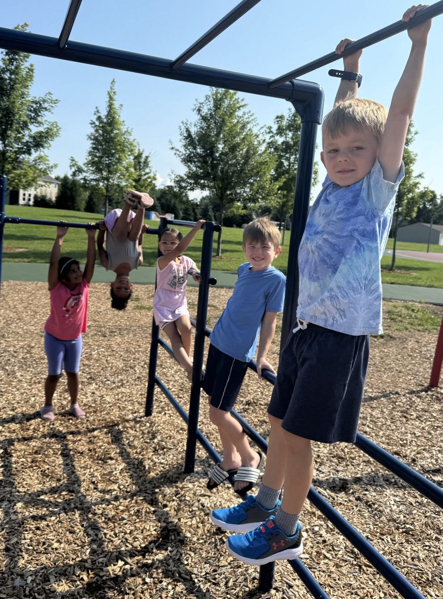 Having fun making new friends during recess at Jump Start!