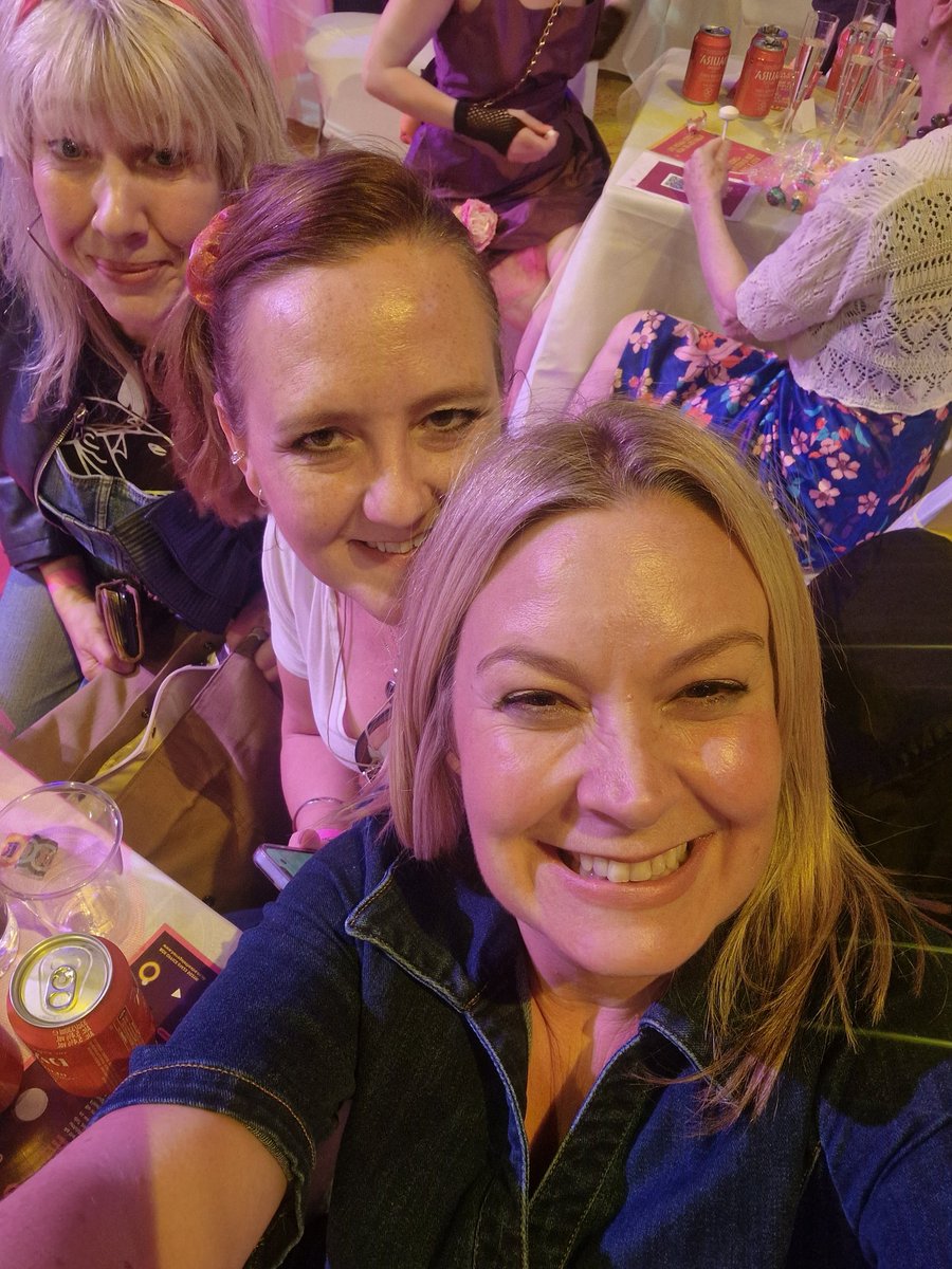lisabjourno's tweet photo. "Always, I know, you'll be at my show".... at @MrsLucyMizen incredible play at Harrogate Theatre #getwed. Its like the Wedding Singer on acid https://t.co/WdRj97eu5A
