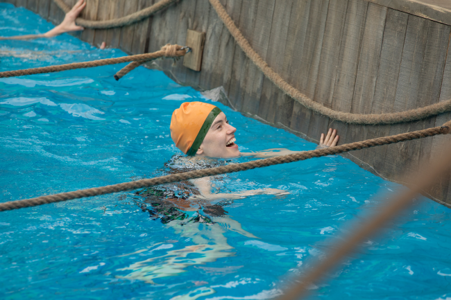 RealMomOfSFV's tweet photo. Have you seen #YoungWomanAndTheSea, the true story of the first woman to successfully swim the English Channel? You can stream it now on @DisneyPlus! Check out my movie review here of the inspiring film that fills you with hope & pride! https://t.co/NbbkxnmWRp #DisneyPartner https://t.co/257rYAktZZ