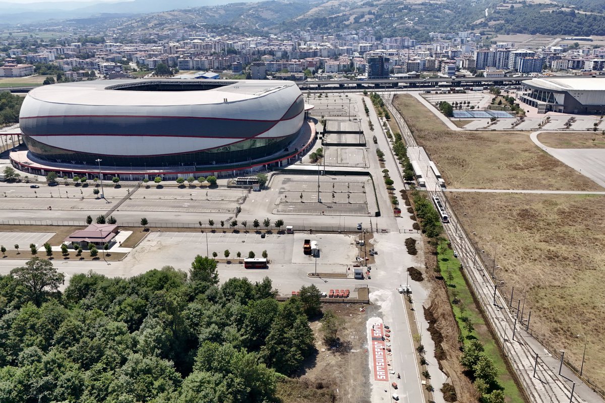 Y ü k l e n i y o r ▫️◽️◻️⬜️

Kalbimize zaten kazıdık, sıra Samsun sokaklarında..❤️🤍

#Samsunspor’umuzun evi, Samsun 19 Mayıs Stadyumu’muzda çevre düzenleme çalışmalarımız sürüyor..🏟️⚽️