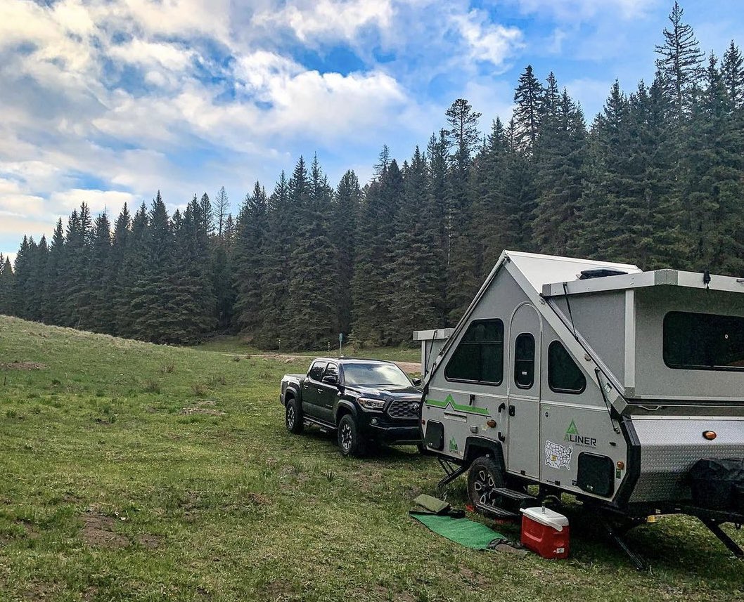 Aliner_Camping's tweet photo. 🤔 What’s towable and can accommodate a family looking for some fun? An Aliner!💫 Time to make those summer memories! 🔥
👉🏻👉🏻👉🏻 https://t.co/rg6K95q8yB
#tinyhomesonwheels #rvlife #rvtravel #exploremore #exploreoutdoors #campinglife #tinytrailer #roadtrip #outdooradventure #aliner #alinercamping #getoutside #popupcamper
(pc: degreesoffnorth)