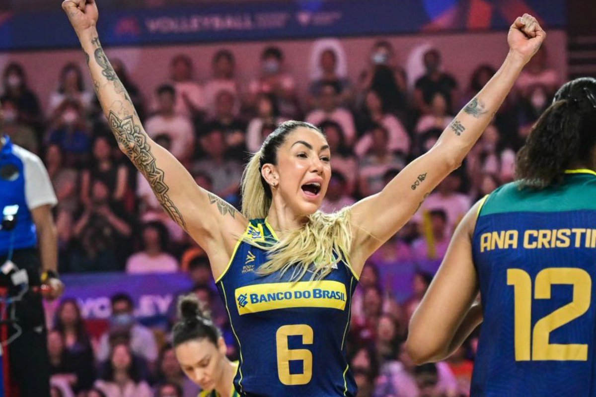 esportelandia's tweet image. THREAD COM AS JOGADORAS DE VÔLEI QUE VÃO REPRESENTAR O BRASIL NA OLIMPÍADA DE PARIS 24.

Segue o fio e vem conhecer as estrelas do vôlei brasileiro! 👀🏐🇧🇷