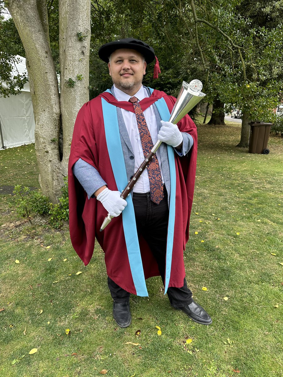 HoneyResearchGP's tweet image. Mace-bearer at todays @UniofGreenwich @FESGreenwich graduation ceremonies - it was an honour to have this opportunity and a brilliant day was had by all. Congratulations to all of our graduates! #graduation