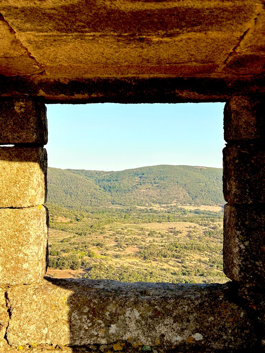 SergioParra97's tweet photo. Un consejo. Hagámonos todos el puñetero favor de disfrutar, presumir y vivir #Extremadura.

Y, sobre todo, de defenderla y sacarla adelante. https://t.co/onTINuZq1u