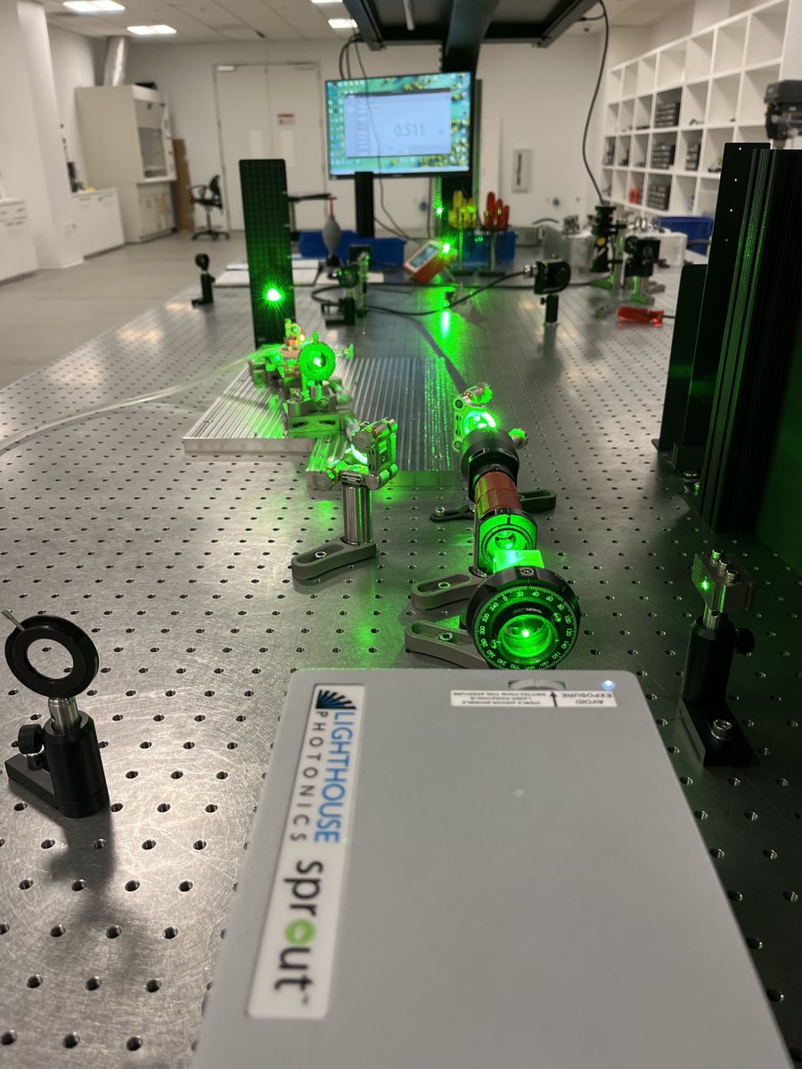 KDChesnut's tweet photo. Initial alignment of the CW cavity produced a nice round beam with 1.1 W output power and ~30% optical-to-optical efficiency https://t.co/co61JXZTbg