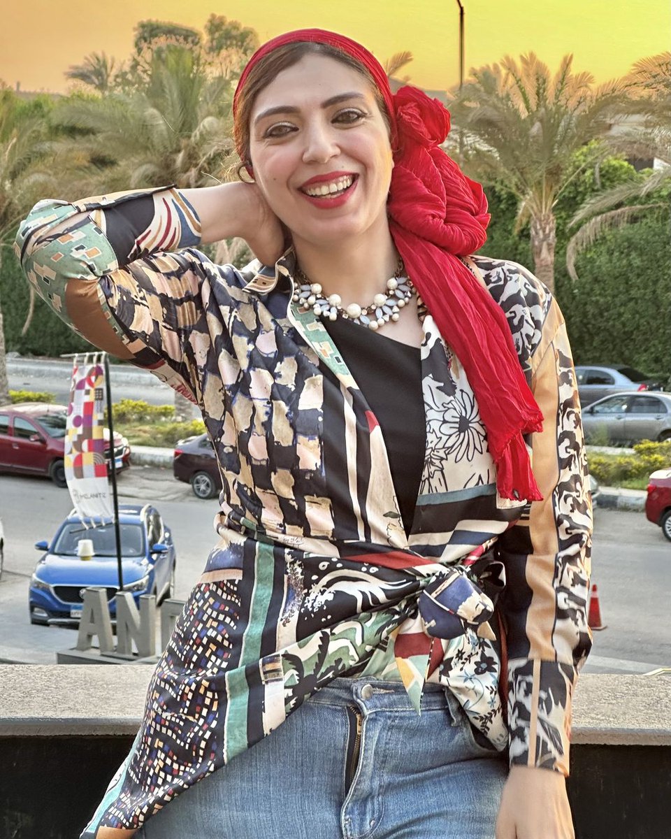 raniamgawdat's tweet photo. ما بين غيرة وحسد ونفاق 
مفيش واحد سبقنا وفاق 
دا قطر غريب ملوش سواق 
وفين ممكن يودينا؟
.
ليالينا فين !! ❣️#رانيا_جودت
.
كلمات والحان : 🎼 Mohamed Hamed
ميكس وماستر: 🎼 Mohamed Ramo
.
غناء:
رانيــــــــا جودت Rania Gawdat
محمد حامد Mohamed Hamed
محمد رامو Mohamed Ramo https://t.co/eZNovUfNBp