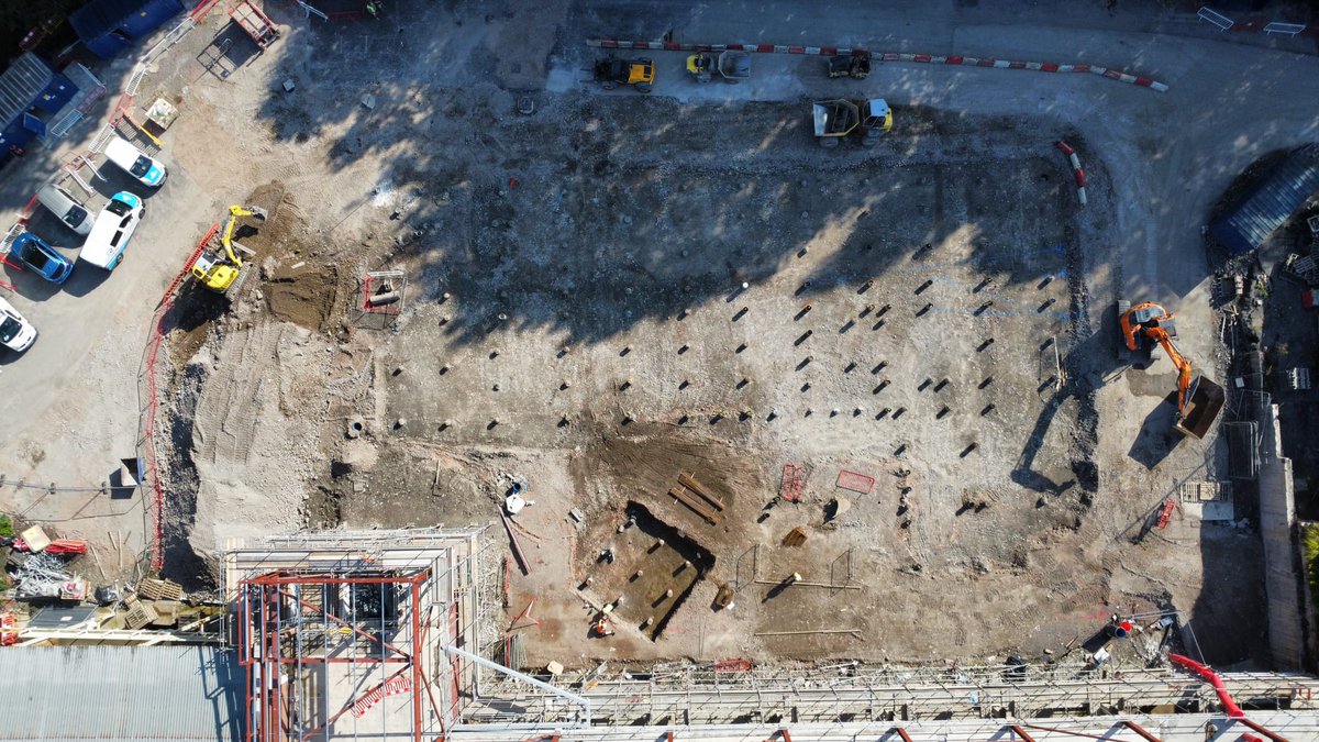 Fantastic progress on #BIGSHED #Tonypandy for <a href="/RHAWales/">@RHAWales</a>. Steelwork for the commercial unit &amp; piling for the residential element is complete.

Drainage work has started along with excavation for the crane base. 🏗

Excellent work #TeamWillis &amp; subcontractors👏

📸C2 Groundworks