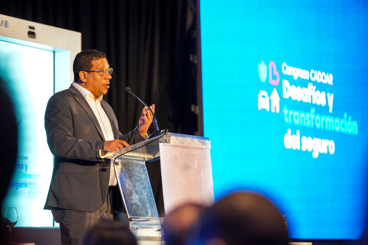 Nuestro director general, <a href="/PimentelFCarlos/">Carlos Pimentel Florenzán.</a> dictó una conferencia durante su participación en el Congreso “Desafíos y Transformación del Seguro para el 2034: Perspectiva Global y Estrategias para la República Dominicana”, celebrado por <a href="/cadoarRD/">CADOAR</a>.

#ComprasDO
