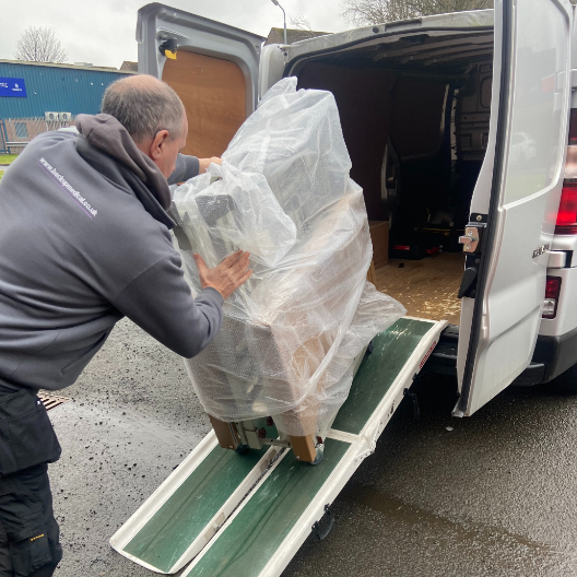 Backupmedical's tweet photo. An elderly lady fell and broke her hip. Billy from Backup Medical delivered a medical bed to her home for her to use temporarily while she recovered from her recent hospital stay.

She's now recovering comfortably at home thanks to our bed hire service! https://t.co/46jWhnV4Xp