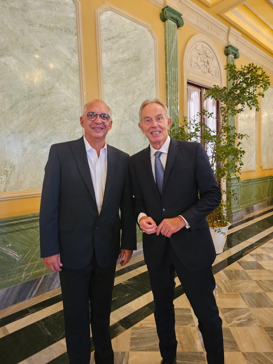 fcapellan1's tweet photo. Sir Tony Blair.Brillante 👍 https://t.co/0cTAvKmanU