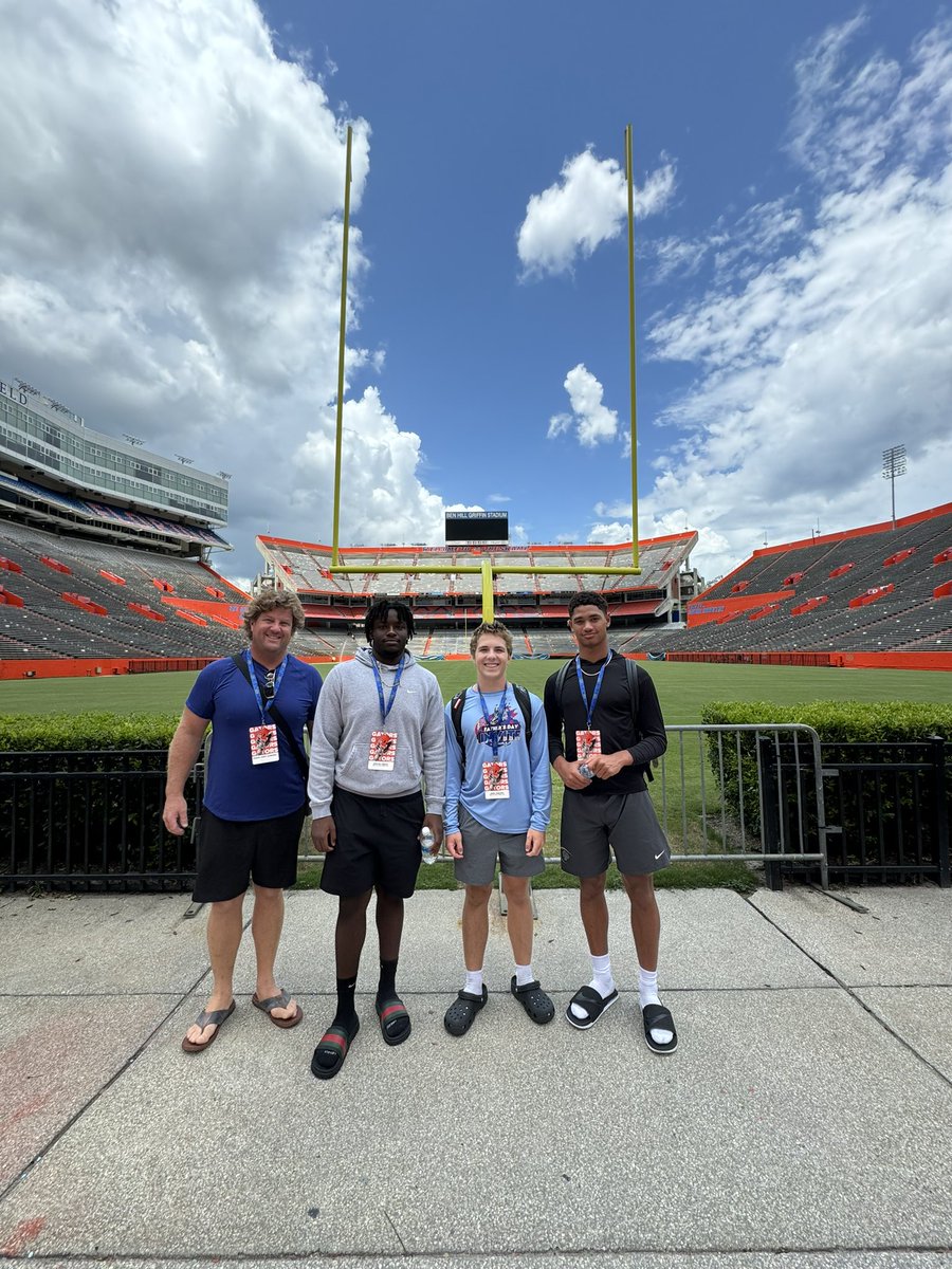 j̷a̷e̷d̷e̷n̷ (@1wayjaeden) on Twitter photo Had a great day today in Gainesville! <a href="/GatorsFB/">Florida Gators Football</a>
<a href="/DrewZabinski/">Drew Zabinski</a> <a href="/kriston_gibson/">Kriston Gibson</a> #TheSwamp Had a great day today in Gainesville! <a href="/GatorsFB/">Florida Gators Football</a>
<a href="/DrewZabinski/">Drew Zabinski</a> <a href="/kriston_gibson/">Kriston Gibson</a> #TheSwamp