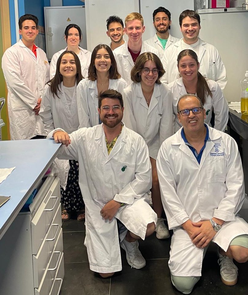 Today, we said goodbye to Evan, our internship bachelor student from the University of Swansea ☺️ 

"I had an amazing time working in microlab103 with everyone. Thank you to Dr Merroun and the whole group for welcoming me and an incredible experience!"