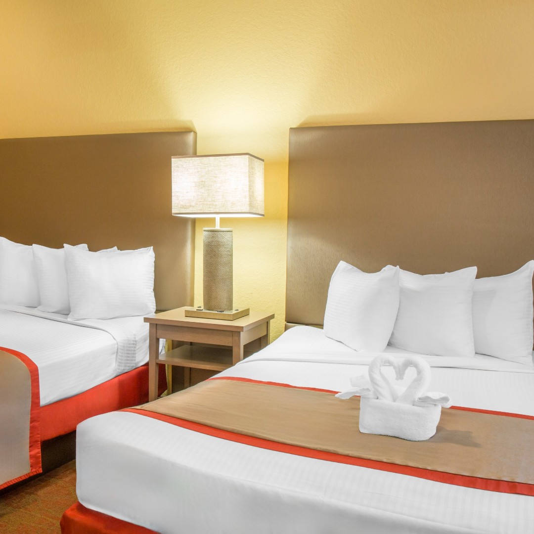 FloridaysResort's tweet photo. Our apartment-style suites provide plenty of room for the whole family! Enjoy a full kitchen, separate bedrooms, and a spacious living area.
#FloridaysResort #OrlandoResorts https://t.co/DhmSTQvB0b