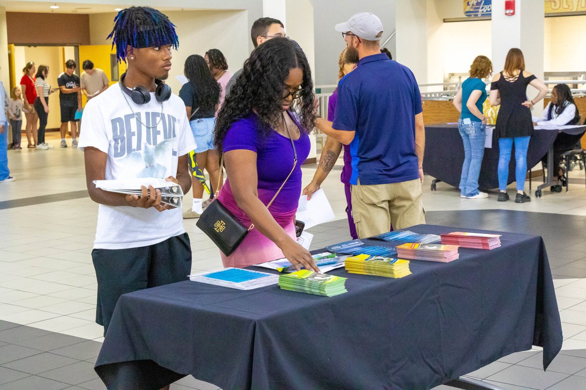 Our High School Open House night was a big success Wednesday evening. Tonight, we will welcome our middle school families to our schools as we prepare for the 1st Day of School! #NewYearNewton20242025