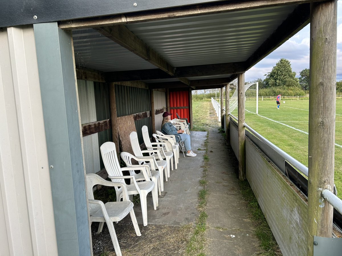 EmmaGroundGuide's tweet photo. A fantastic game that felt more like a league game than a friendly ends @CranmersFC 3-3 @NottsOlympic 

You’d never know there were 2 divisions between the sides so signs are good for the visitors

Blog from Aslockton will be up some time next week 

#nonleague #groundhopping https://t.co/udU7ujam5o