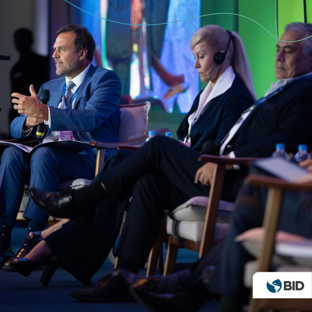 el_BID's tweet image. Durante #CoreaLAC, @FabrizioOpertti, destacó: “Hay un fuerte vínculo entre tecnologías, digitalización, IA y Comercio e #nversión. Existen oportunidades de negocios para Corea en #LAC a través del programa #BIDfortheAmericas”.  Revive el evento: bit.ly/45XUbK9