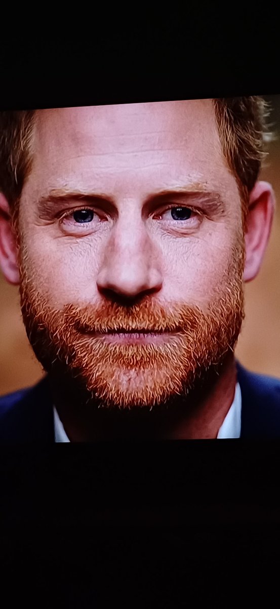 atvfriend's tweet image. I'm looking at a very young photograph of me from my school days, headline 'Harry taking drugs and smoking dope with pals in the pub' 

I don't know what to say anymore. Being young and on surveillance, it sucked 

#TabloidsOnTrial