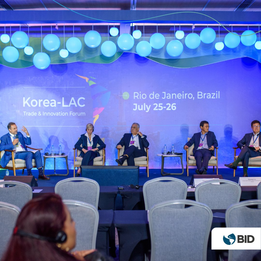 el_BID's tweet image. Durante #CoreaLAC, @FabrizioOpertti, destacó: “Hay un fuerte vínculo entre tecnologías, digitalización, IA y Comercio e #nversión. Existen oportunidades de negocios para Corea en #LAC a través del programa #BIDfortheAmericas”.  Revive el evento: bit.ly/45XUbK9