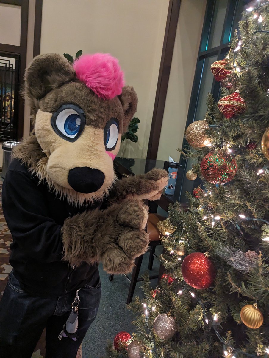 Ember_Wisks's tweet photo. Hi!!! I'm Ember, an ott that has gremlin energy and is a gooberrr 🦦 
I'm DM Friendly! ✉️ 
PC Gamer 🖥️ 🎮 
Love to Vibe and Chill 😊 
Goes to Cons As Often as possible 🦊 🏢 https://t.co/O7hl0ysj53