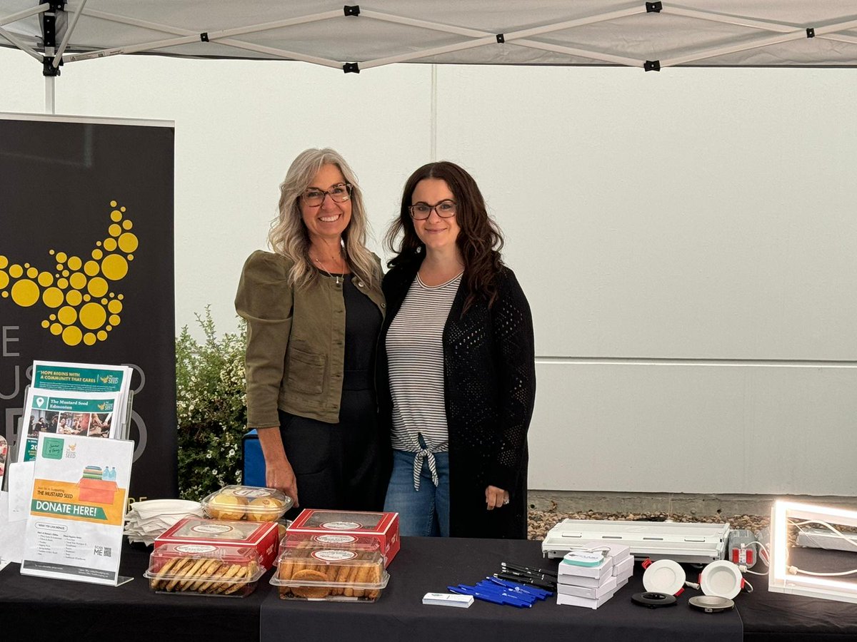 Wow_Lighting's tweet photo. 📢#WOWSummerofGiving
@wow_lighting was at Westburne Edmonton hosting a donation drive for @mustardseedcan! BIG thank you to everyone that braved the cold rainy weather, your support is so appreciated💛
https://t.co/nAKOeZdvIL
#MustardSeed #HopeGrowsHere #WowLighting https://t.co/WClMgQ7i9u