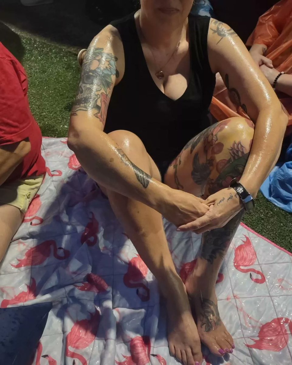 GODDESSRAINLILY's tweet photo. Awesome time at the Alanis Morissette concert 😍 My feet got super wet when it rained. I needed someone to suck my toes dry. 🤷🏻‍♀️
.
#wetfeet #concertfeet #feet #publicfeet #toes #suckmytoes #footgoddess https://t.co/BVa4G8mqz6