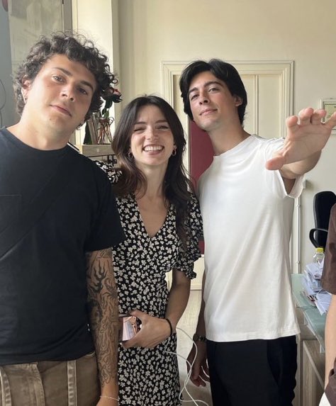 il bello, la ragazza, il leader