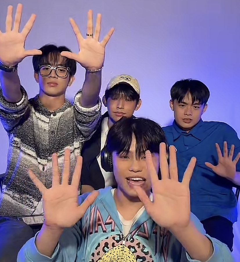 ilang minuto na lang 👹

#AJAA_BesILuvU
#AJAA_COMEBACK
#AJAA <a href="/AJAAofc/">AJAA</a>