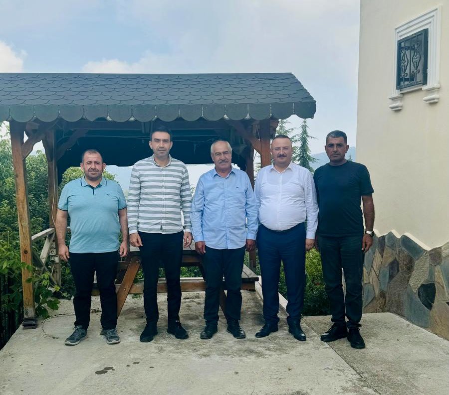 Partimizin Kurucularından ve önceki dönem Büyükşehir Belediye Meclis Üyemiz Sayın Erhan Contar’ı İl Yönetim Kurulu Üyemiz Sayın İhsan Akagündüz ve Toroslar İlçe Başkanımız Sayın Ferdi Çokkeser ile birlikte ziyaret ettik.

Misafirperverliğinden dolayı Sayın Contar'a teşekkür