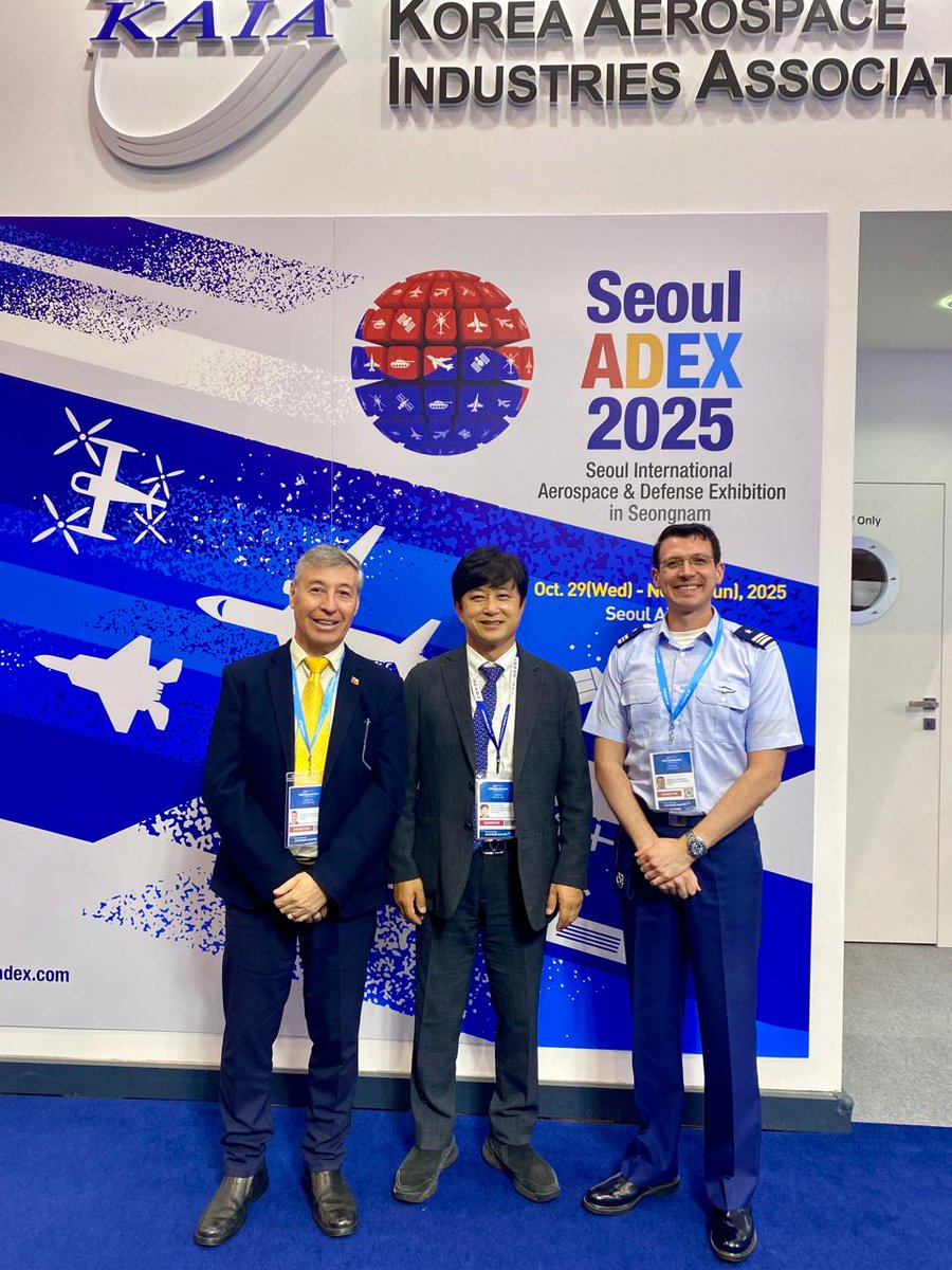 FIDAE (@fidae_oficial) on Twitter photo ✈️🌟 #FIDAE sigue en <a href="/FIAFarnborough/">Farnborough Airshow</a> disfrutando de reuniones con expositores y amigos del mundo de la aviación. 🤝✈️ Apreciando las increíbles atracciones y novedades del evento. 🚀✨
¡Nos encanta compartir esta experiencia! 🙌
#FIDAE2026 #Aviation ✈️🌟 #FIDAE sigue en <a href="/FIAFarnborough/">Farnborough Airshow</a> disfrutando de reuniones con expositores y amigos del mundo de la aviación. 🤝✈️ Apreciando las increíbles atracciones y novedades del evento. 🚀✨
¡Nos encanta compartir esta experiencia! 🙌
#FIDAE2026 #Aviation