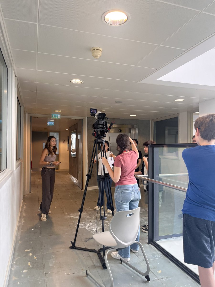 Our 14-17 year olds focusing on getting the right shot🎥

#Film #TV #Filming #Shooting #Production #YFA #Acting #Actors #Drama #Comedy #Sound #Course #Set #ShortFilm #Video #Series #DramaSchool #Study