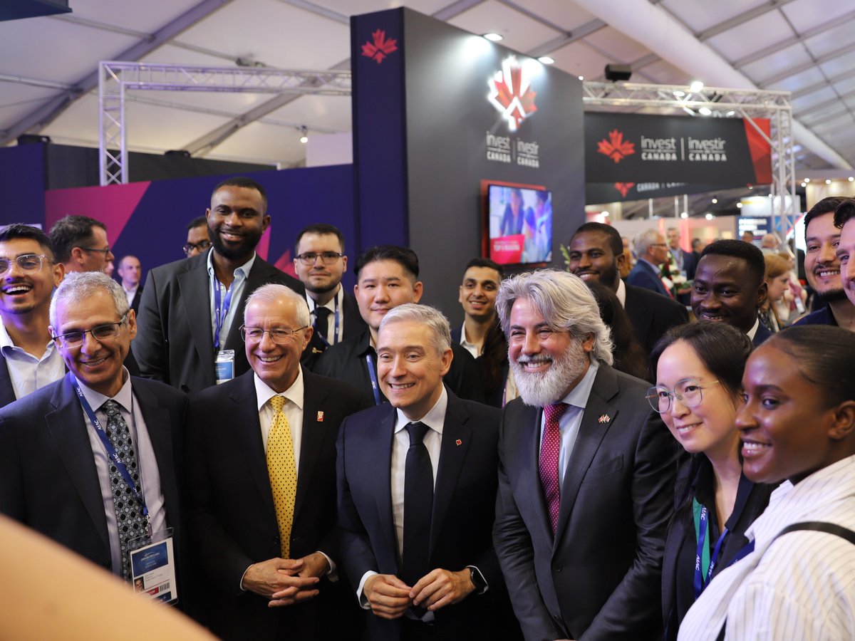 ISED_CA's tweet photo. (1/2) That’s a wrap! Over the last few days, Minister Champagne met with #CdnAerospace and international leaders at the @FIAFarnborough.
Learn more about the trip: https://t.co/ud24Wu5QGL
#FIA2024 https://t.co/6Ohmtio7O4