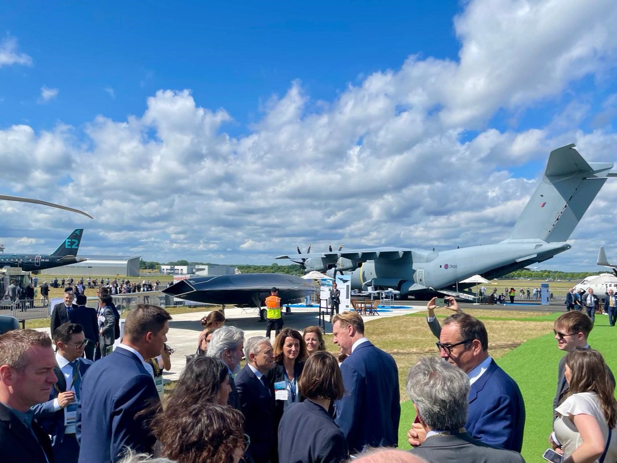 ISED_CA's tweet photo. (1/2) That’s a wrap! Over the last few days, Minister Champagne met with #CdnAerospace and international leaders at the @FIAFarnborough.
Learn more about the trip: https://t.co/ud24Wu5QGL
#FIA2024 https://t.co/6Ohmtio7O4
