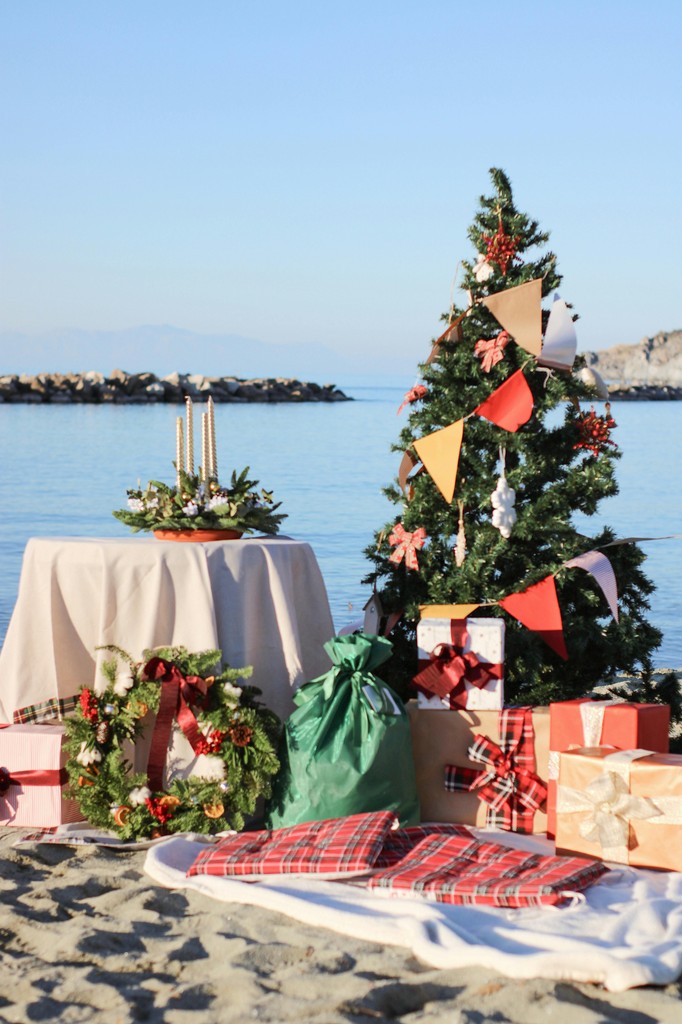 TravelAgentInc's tweet photo. Christmas in July - Don't wait any longer to book your Christmas trip!

Contact us to have a conversation about your future customized travel needs! 
#vacation  #virtuosotravel #travel #christmasinjuly #seetheworld #christmas #beachlife https://t.co/UNBvouBEcG