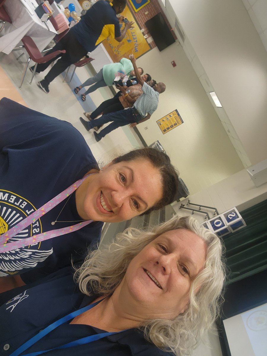 APTOliver's tweet photo. Welcome back to school and to the Nest!! #AustellSOARS https://t.co/KjimbHTjfQ
