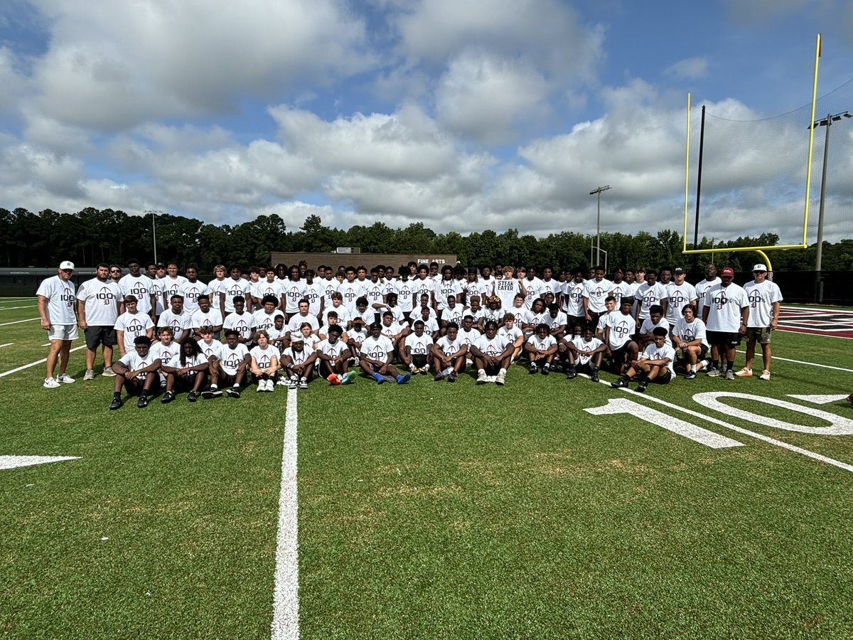 DothanWolvesFB's tweet image. One of the best days in our program! Honoring our 114 STEAKEATERS w/ a T-shirt + 16 oz Ribeye 
100% Attendance(Nothing Excused) @DHScoachjones_  &amp;amp; @wgarner5 not pictured as they were finishing  on the grill! 
#wedontwinbyaccident #MYUT THANK YOU @BixbySpartanFB