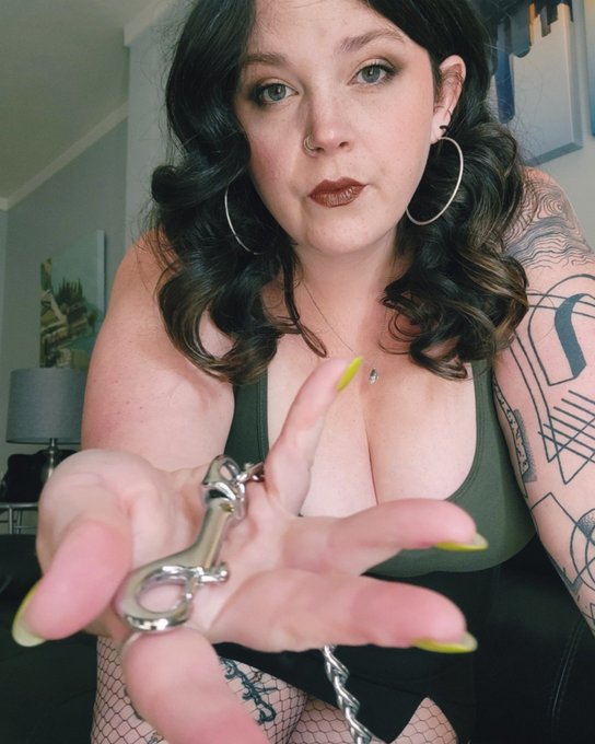 At the end of my leash is where you belong.  Come here. https://t.co/KqxqsL1d9B