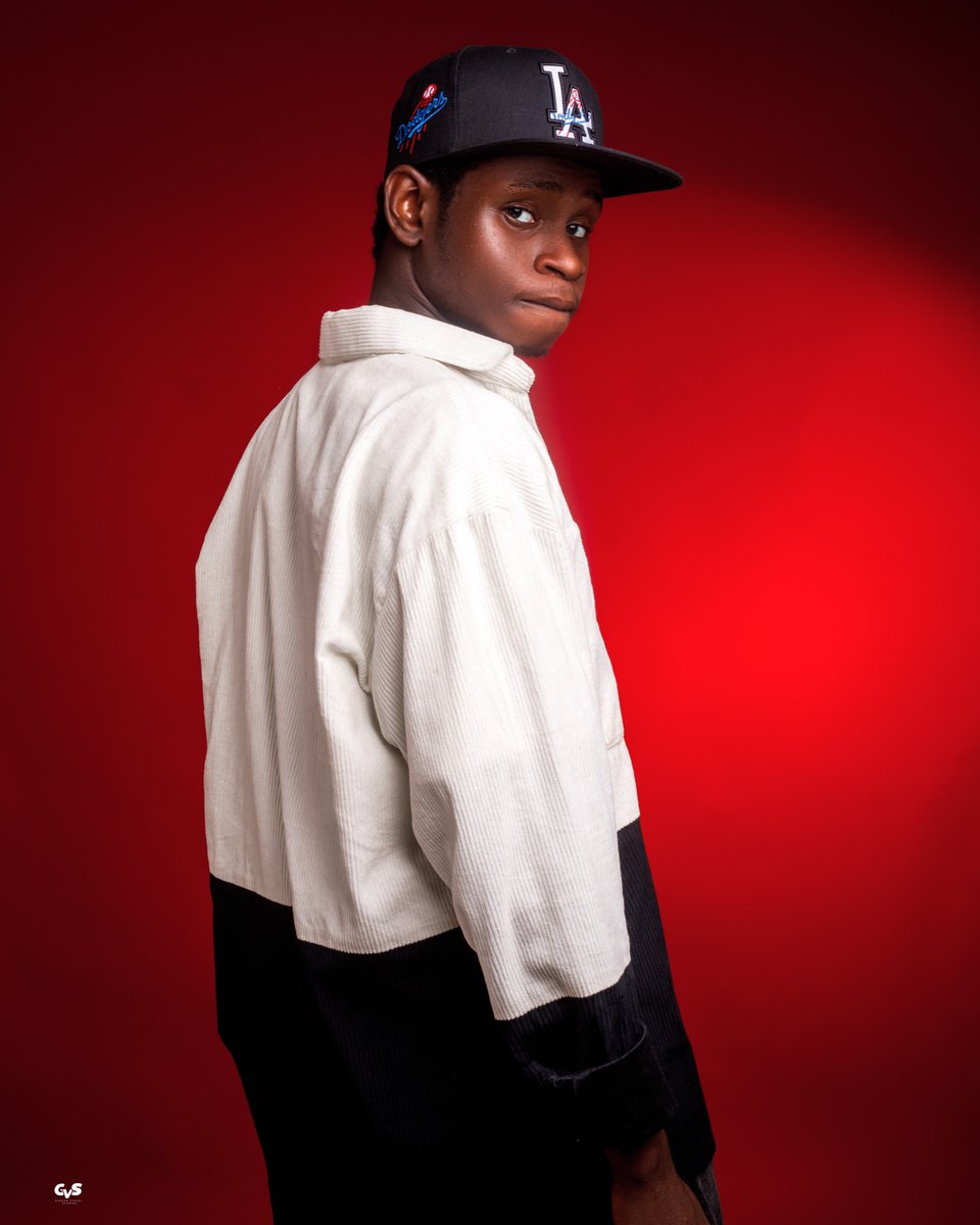 rojokor3ss's tweet image. New music at midnight!👿

📷:@GVSnig 
#Bundlebundle