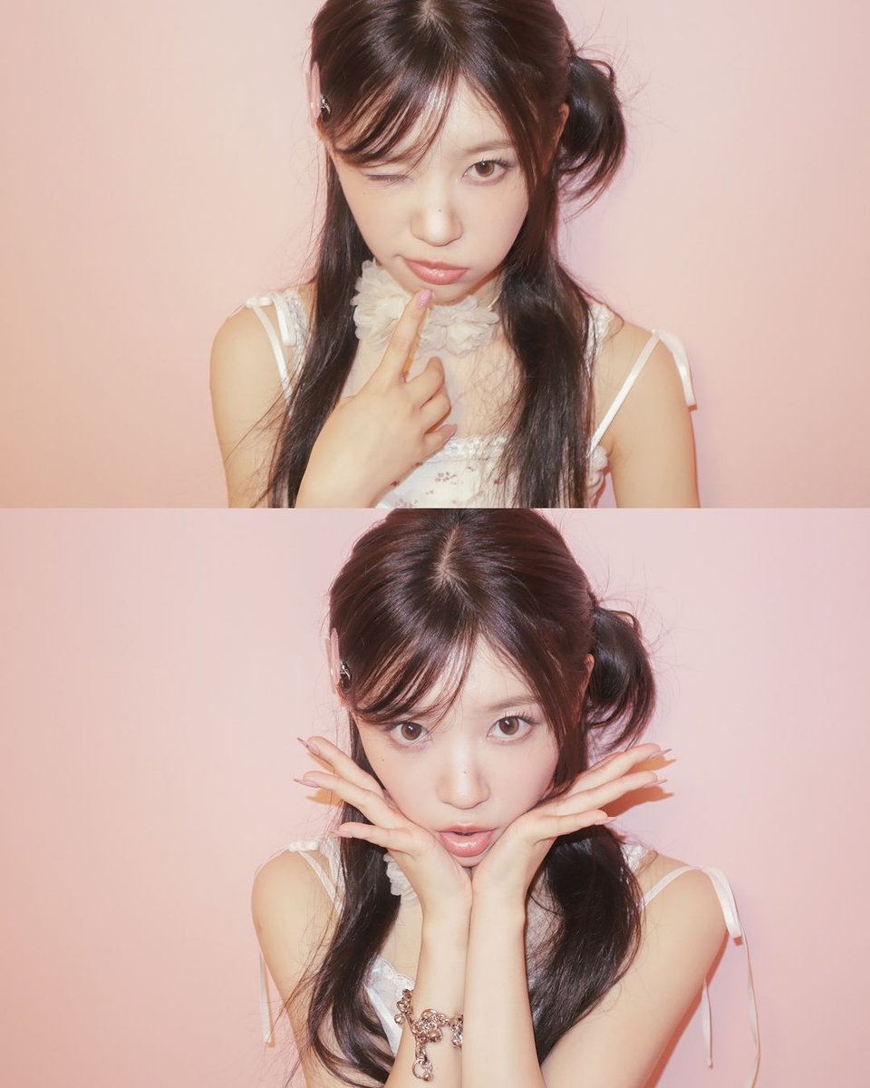 Two types of taking selfies. 😉🤗